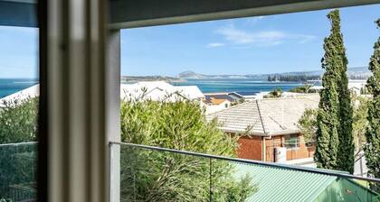 13A Elliot Ave - SeaViews - Walk to Beach - Bikeway - Wi-Fi