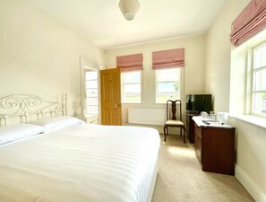 1 bedroom, WiFi, bed sheets - Riversdale Country House - Double Room with Private Bathroom (Carndonagh)