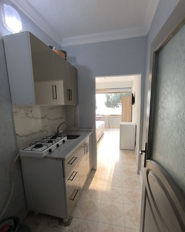 Romantic Studio Suite | Dapur peribadi | Peti sejuk, dapur