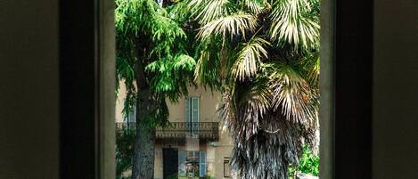 Deluxe-Apartment | Blick auf den Garten