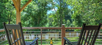 Pet-Friendly Riverfront Retreat w/ Hot Tub, Pool Table + Biltmore Pass
