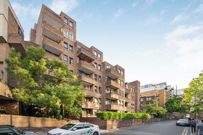 Exterior - The St Khatarine's Collection (London)