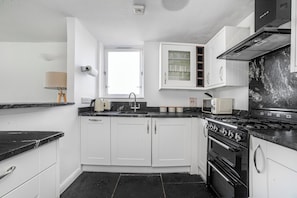 Apartment | Private kitchen | Fridge, microwave, oven, stovetop