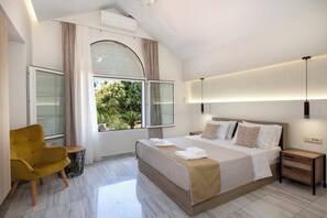 5 bedrooms, in-room safe, iron/ironing board, travel crib