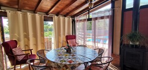 Dining - Lugar Ideal Para Disfrutar en Familia de una Casa Rural en el Valle del Jerte (Jerte)