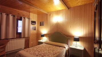 5 slaapkamers, een strijkplank/strijkijzer, wifi, beddengoed