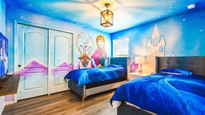 8 chambres, fer et planche à repasser, Wi-Fi, draps fournis