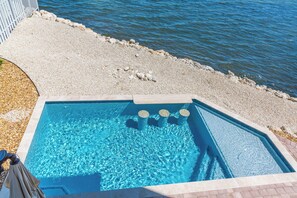 Outdoor pool - Salty Kisses Beach House  (Marathon)