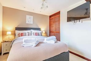 2 bedrooms, free WiFi, bed sheets