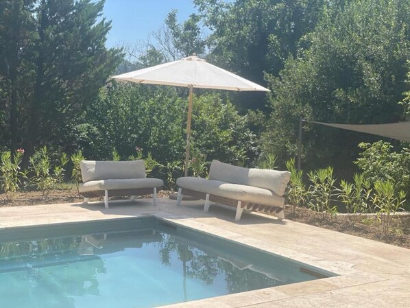 حمّام سباحة خارجي