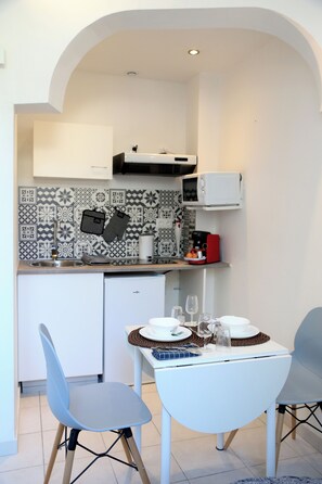 Micro-ondes, plaque de cuisson