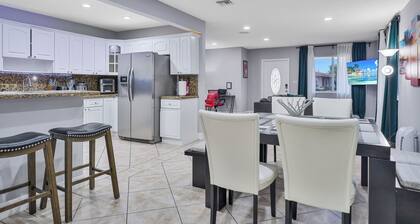 Unique Escape GameRoom! Bar, BBQ, Spacious, and Near Beach