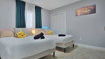 3 habitaciones, ropa de cama de alta calidad y cubrecamas