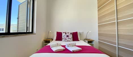 1 dormitorio, tabla de planchar con plancha, wifi gratis y ropa de cama