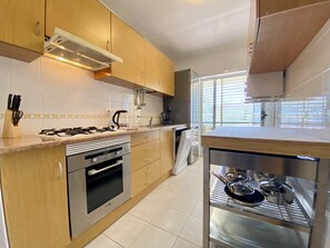 Fridge, microwave, oven, dishwasher - PORTIMÃO RIVERSIDE by HOMING (Portimão)