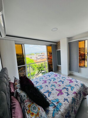 2 chambres, fer et planche à repasser, Wi-Fi gratuit, draps fournis