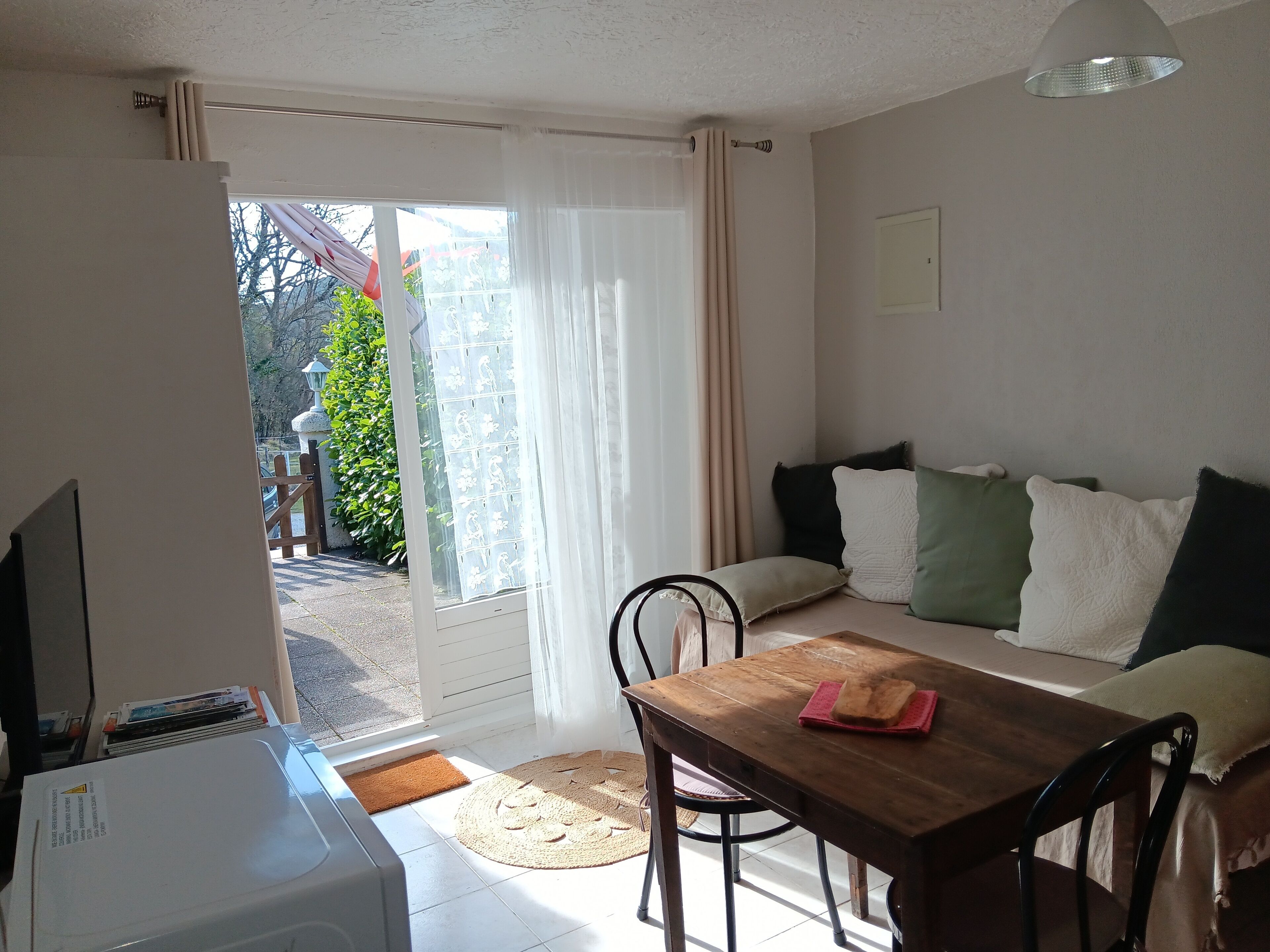 Télévision, table de tennis de table