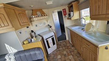 木屋 | 私人廚房 | 電冰箱、微波爐、烤箱、爐台