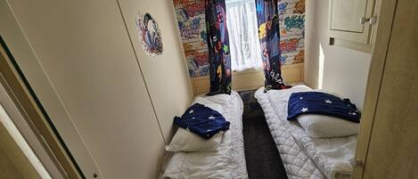 3 habitaciones, tabla de planchar con plancha y wifi gratis