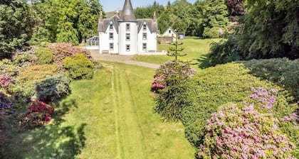Charming 7-bed Estate House Near Gleneagles