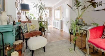 Victorian Cottage Writers Retreat