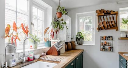 Victorian Cottage Writers Retreat