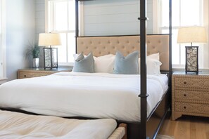 5 bedrooms, desk, iron/ironing board, WiFi