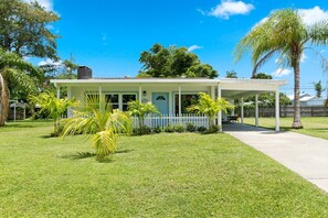 Exterior - Location & Comfort- Coastal Meets Contemporary (Vero Beach)