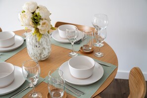 Dining - Luxury 2 Bed, 2 Bath Apartment  (Salford)