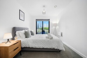 2 bedrooms, desk, iron/ironing board, free WiFi