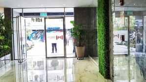 Quầy tiếp tân