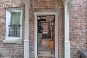 Interior - Cozy & Historic 1790 Guest House Steps to River St, Food, and Entertainment! (Savannah)