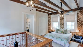 1 slaapkamer, een strijkplank/strijkijzer, gratis wifi, beddengoed