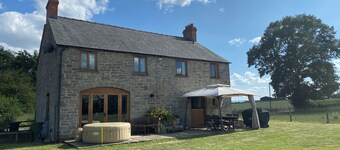 Charming Countryside Cottage