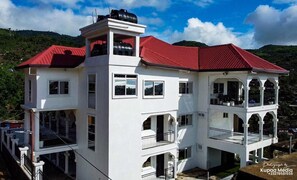 Apartment | Exterior - 3 Bed Apartment Sleeps 6 - Ensuites, Parking, Wifi (Freetown)