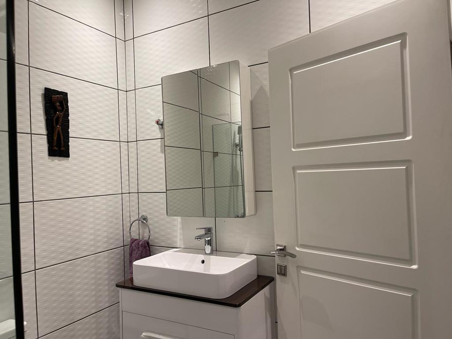 After 5 Apartment 2, 3 Spacious En-suite Bedrooms