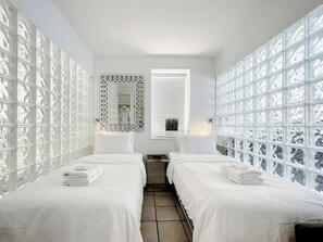 Spa - Oceanfront perfect for Bachelor/ette and Reunions (Miami Beach)