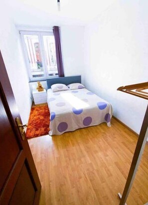 2 bedrooms, iron/ironing board, WiFi, bed sheets - Plein Centre de Visé (Visé)