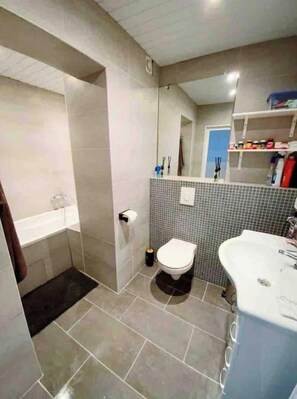 Hair dryer, towels, toilet paper
