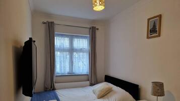 Apartment | 2 bedrooms, free WiFi, bed sheets