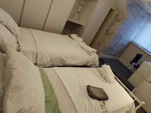 House | 2 bedrooms, iron/ironing board, free WiFi, bed sheets - Comfortable 4-bed House in Hucknall, Nottingham (Nottingham)