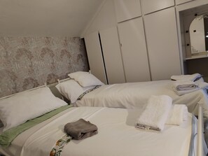 House | 2 bedrooms, iron/ironing board, free WiFi, bed sheets - Comfortable 4-bed House in Hucknall, Nottingham (Nottingham)