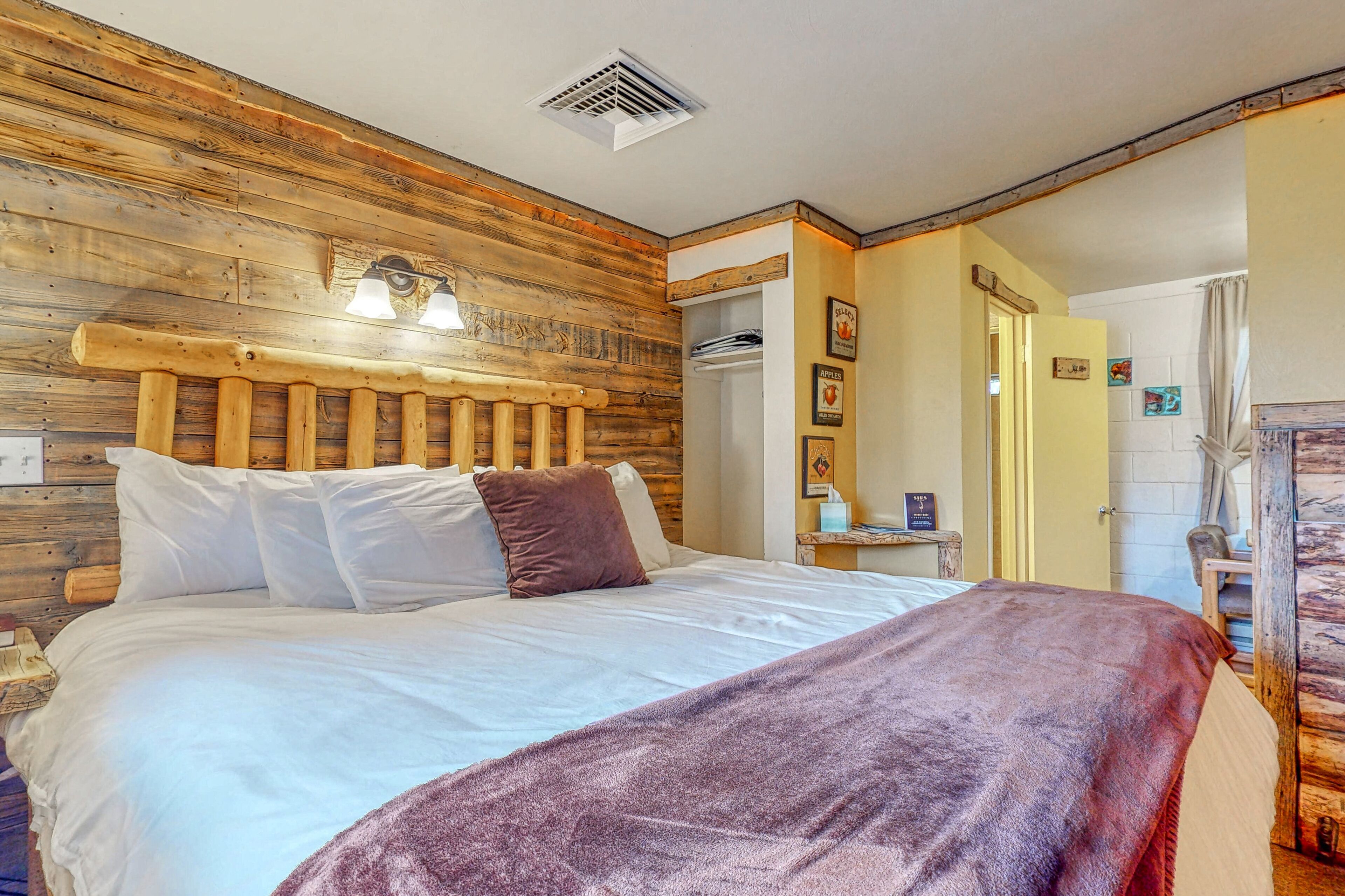 Rustic cabin with magnificent shared amenities