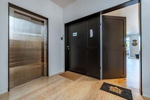 Interior - Nomad's Lux - 1BDR Almada Cool (Porto)