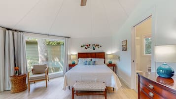 2 bedrooms, iron/ironing board, internet, bed sheets