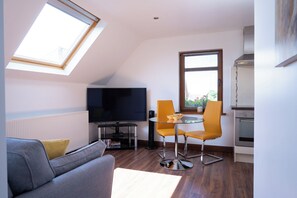 Apartment | Living area - Limavady Cherry Tree Apartment, Sleeps 2 & Parking (Limavady)