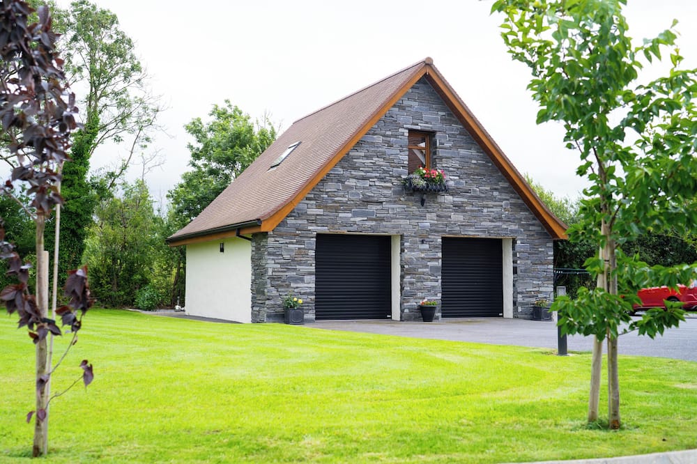 Limavady Cherry Tree Apartment, Sleeps 2 & Parking - Shrove