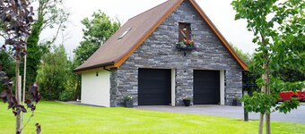 Limavady Cherry Tree Apartment, Sleeps 2 & Parking