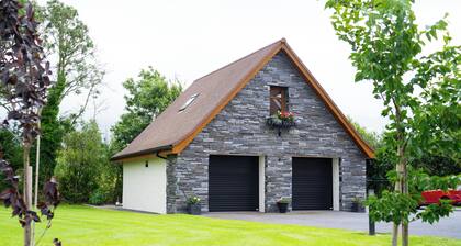 Limavady Cherry Tree Apartment, Sleeps 2 & Parking