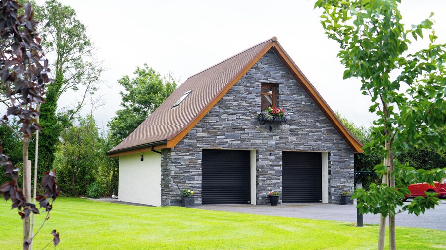 Limavady Cherry Tree Apartment, Sleeps 2 & Parking